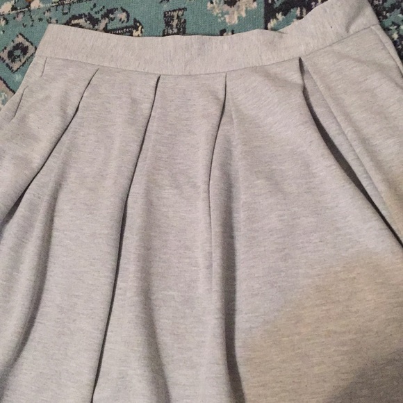 UNIQLO GREY MIDI SKIRT - Picture 4 of 7